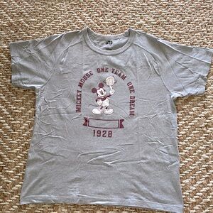 UNIQLO X DISNEY MICKEY MOUSE Dream Team Basketball Shirt